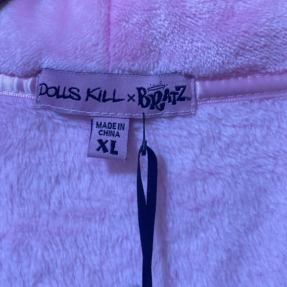 Dolls kill x Bratz Robe and pj top new! 💗 - Picture 3 of 6